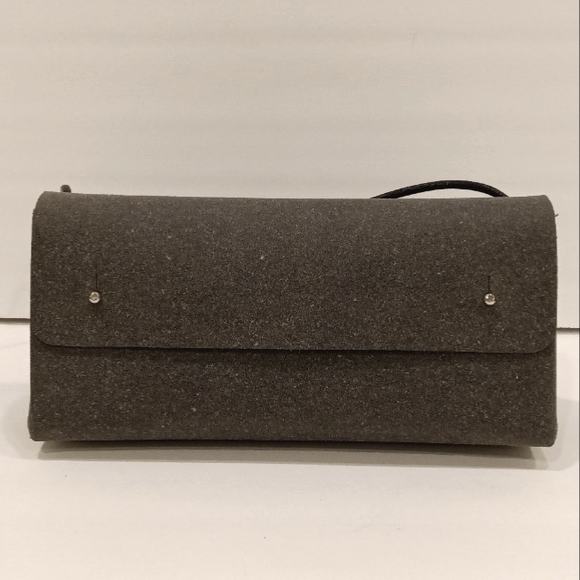 Walk With Me Brand Recycled Leather Triangle Bag Dreren Collection - Picture 6 of 12